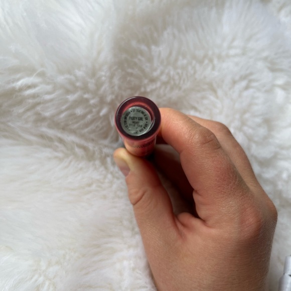 Kylie Cosmetics - Picture 2 of 3